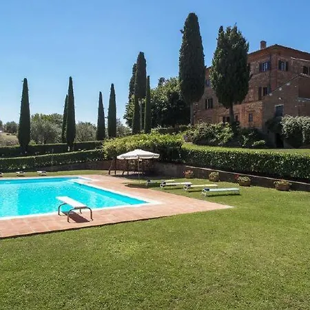 Sleeps 18 *