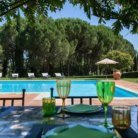 Sleeps 18 * Lucignano