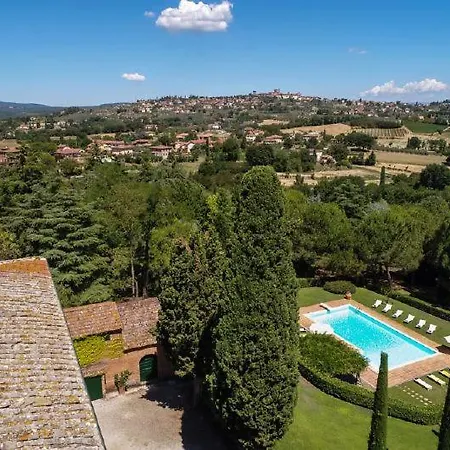 Sleeps 18 Lucignano